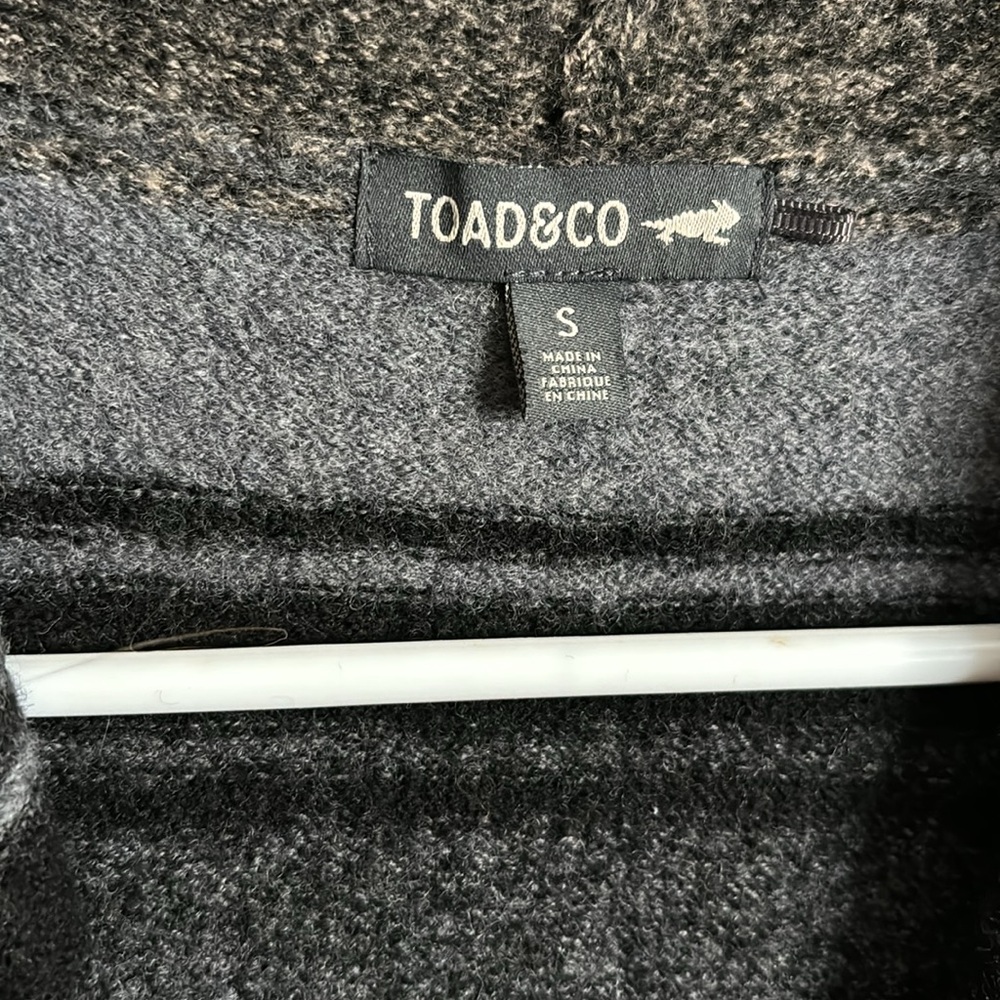 TOAD & CO Heartfelt Wool Hooded Sweater. Size small - Picture 4 of 9
